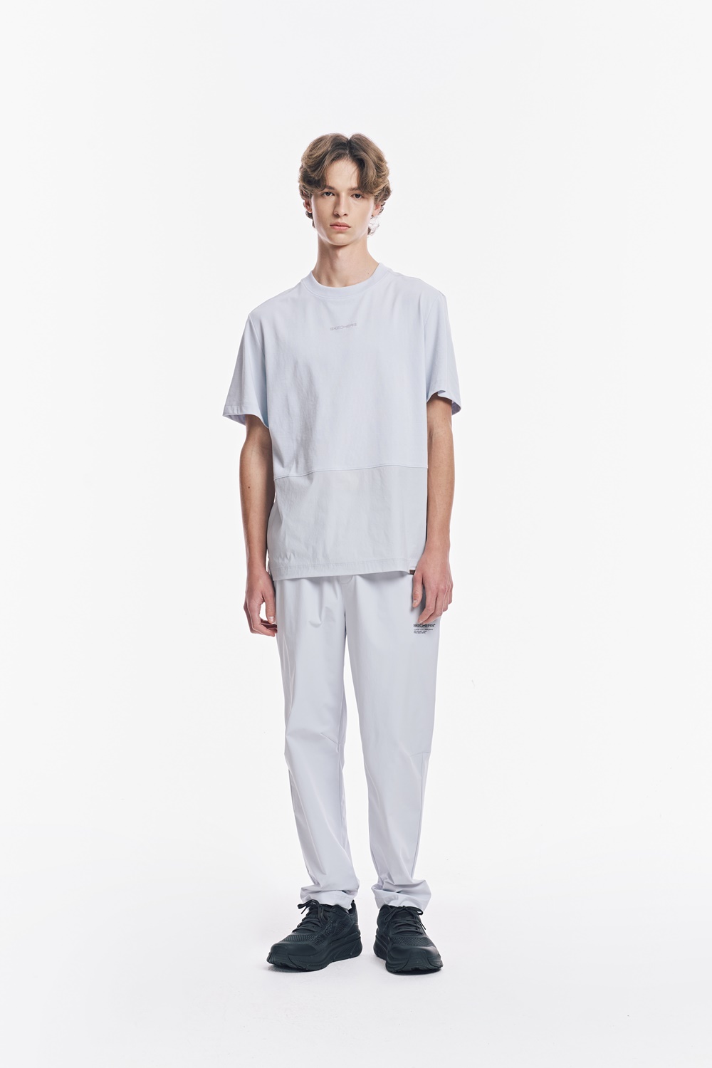 [스케쳐스 어패럴] 남성 우븐+니트 믹스 하이브리드 반팔 티셔츠