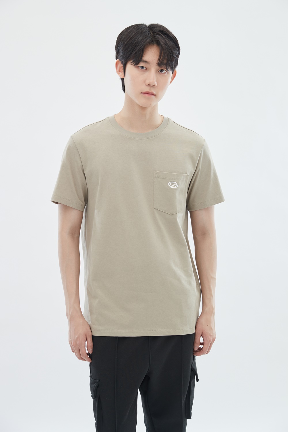 [스케쳐스 어패럴] 남성 체스트 포켓 코튼 니트 티셔츠