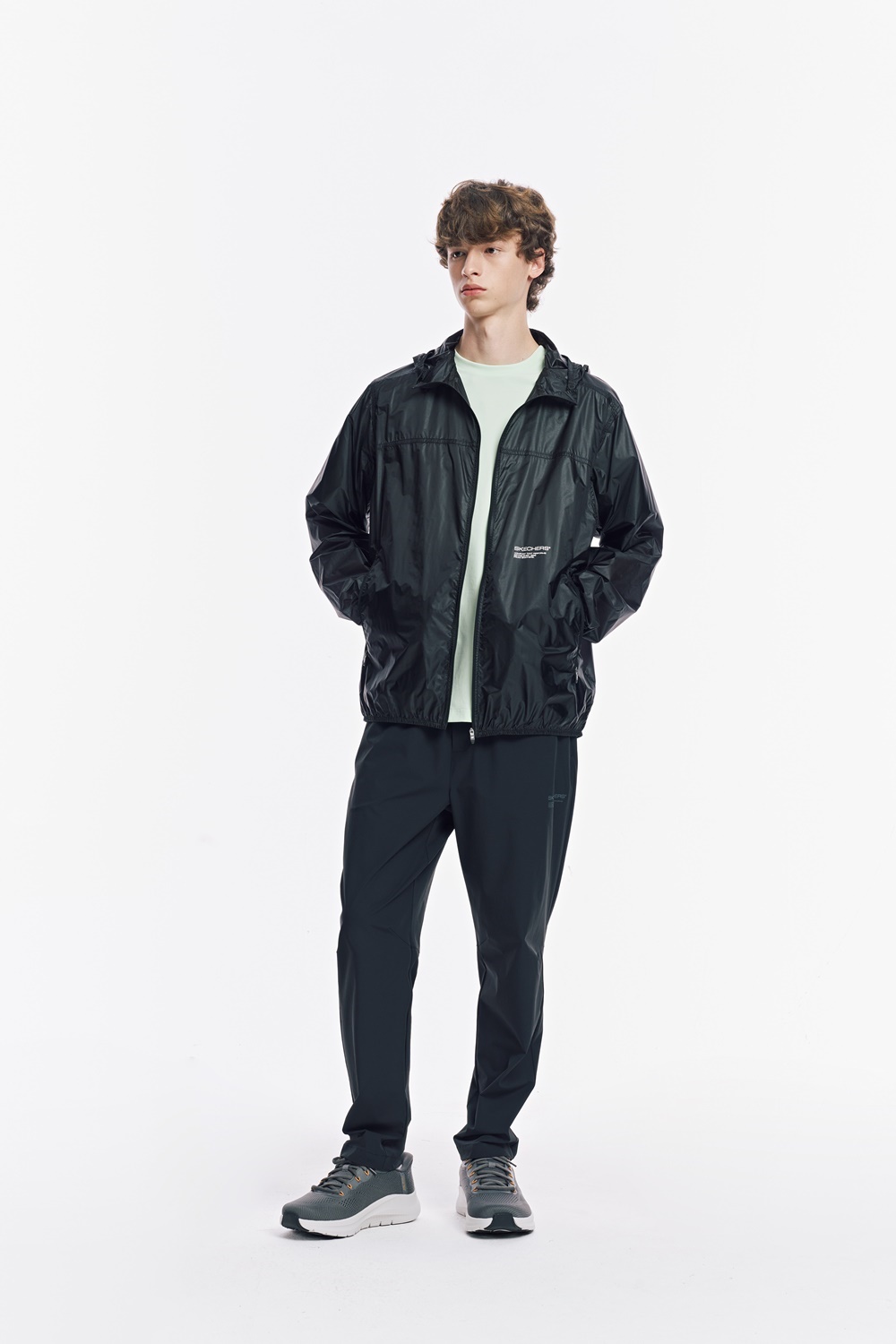 [스케쳐스 어패럴] 남성 AIRTASTIC 저데니어 경랑 방풍 자켓